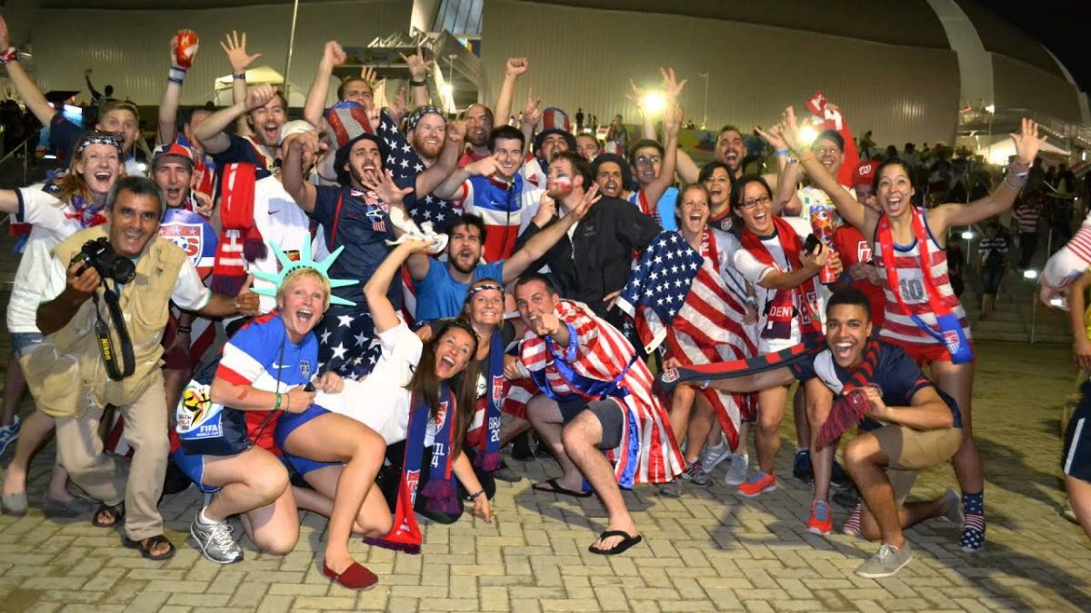 Gran multitud de hinchas de USA Soccer en Natal